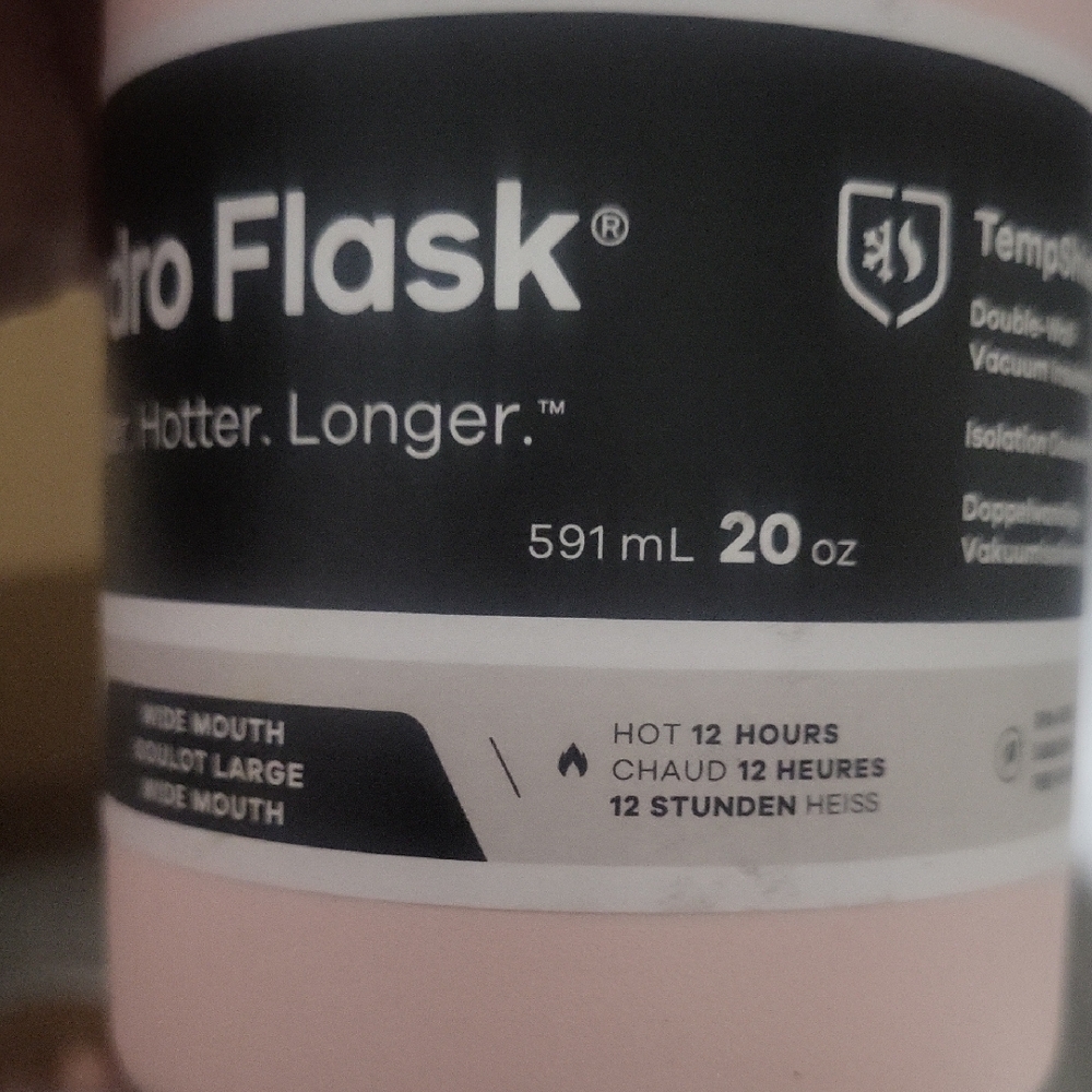 Hydro Flask Light Pink Insulated Bottle 20oz. - Picture 7 of 9